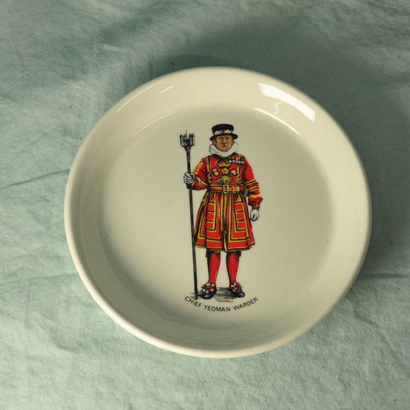chief yeowman warder beefeater coaster trinket dish (w985) - Picture 1 of 5